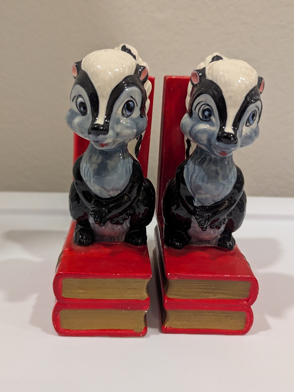 Vintage Blue Eyed Skunk Red Books Bookends Pair Japan